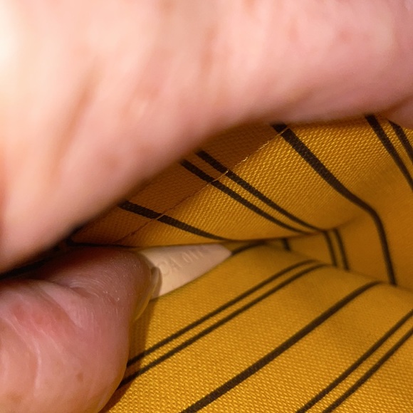 SOLD- Louis Vuitton Monogram Neverfull MM Pouch - Picture 8 of 10